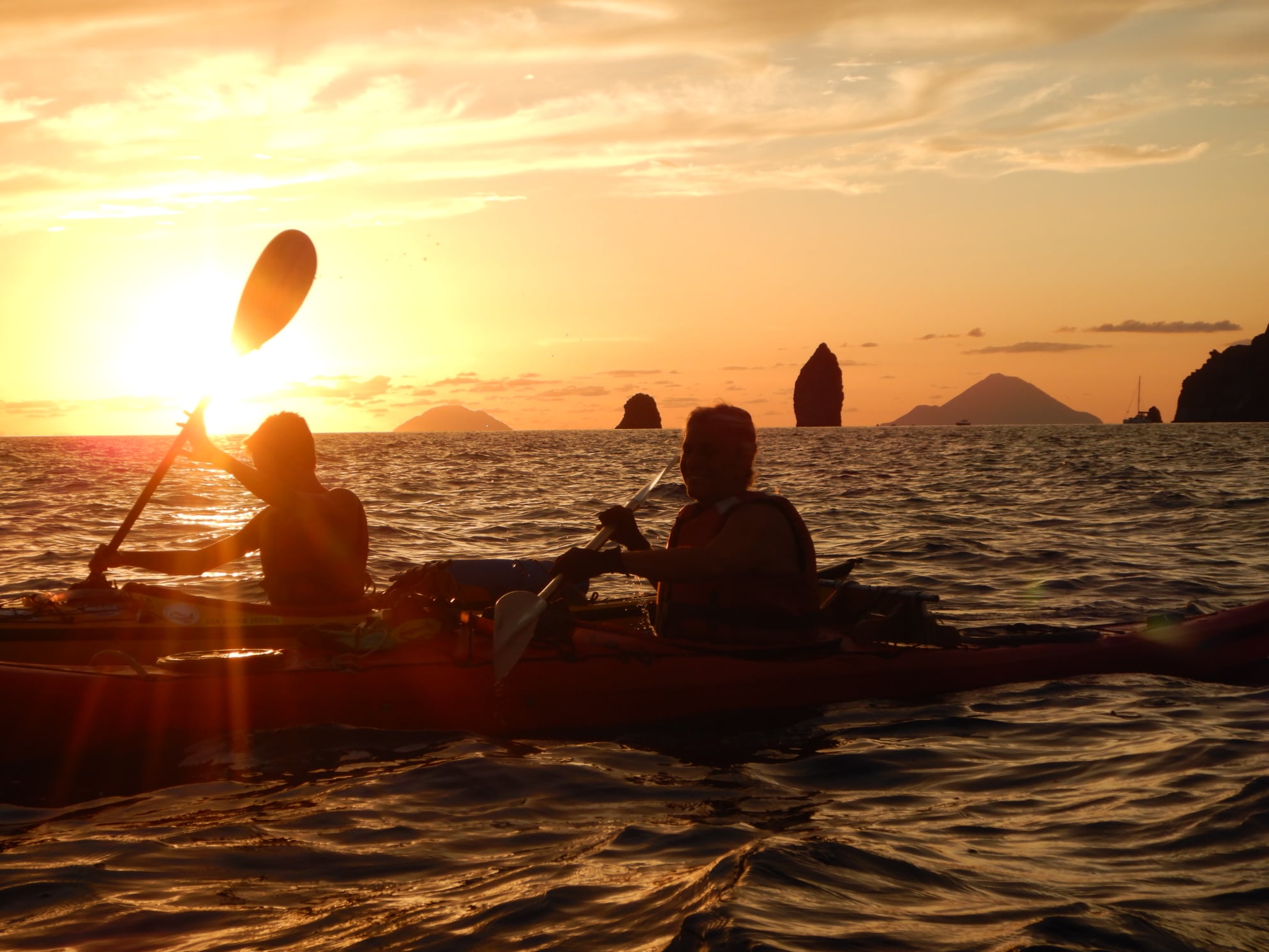  Escursioni giornaliere Sit on top Kayak e Snorkeling Tramonto a Vulcanelloo, Isole Eolie